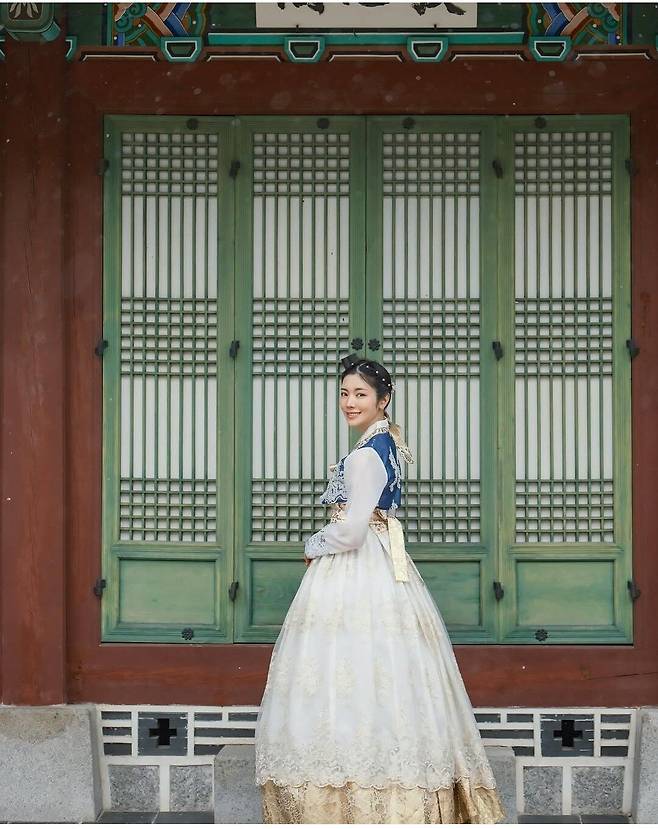 Screenshot_20250408_184450_Instagram.jpg 한복입고 경복궁 간 카에데 카렌