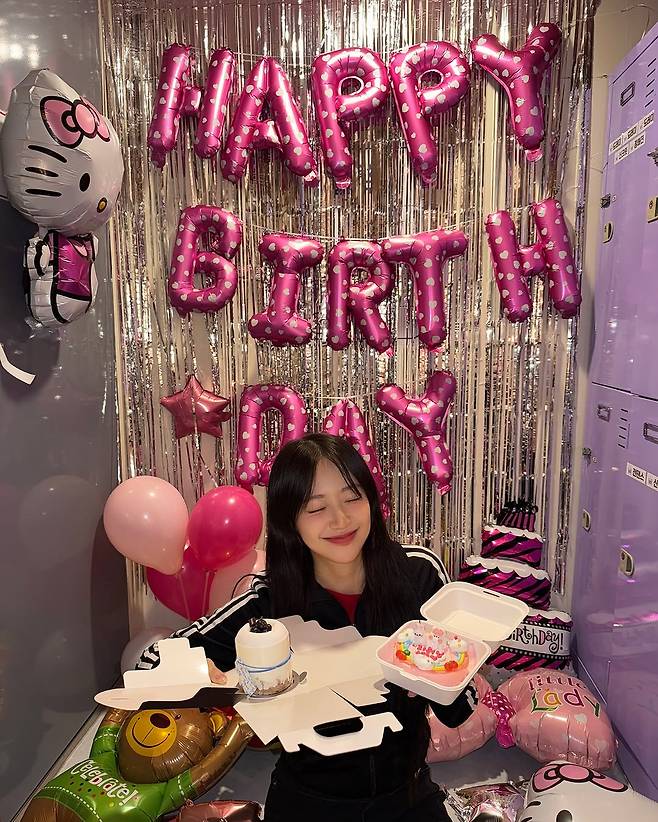 487881002_17863918677367513_4486597322991996683_n.jpg 최근 생일이었던 (구)시그니처 지원 인스타 사진 모음