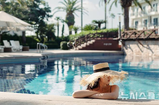 [서울=뉴시스] 스위트호텔 제주, 봄·여름 시즌 패키지. (사진= 교원그룹 제공)