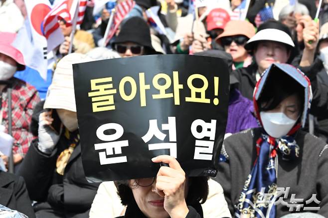 황진환 기자