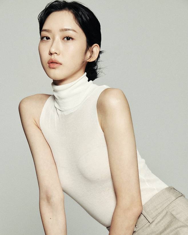 배우 한지현 초록뱀엔터테인먼트