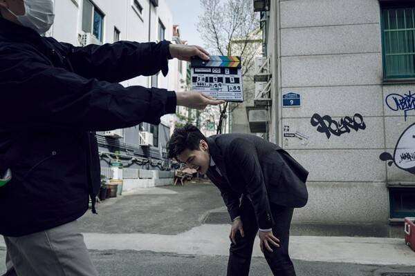 '스트리밍' 비하인드 컷 / 사진=롯데엔터테인먼트