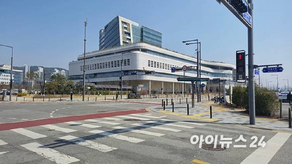 기획재정부가 있는 정부세종청사 중앙동. [사진=정종오 기자]