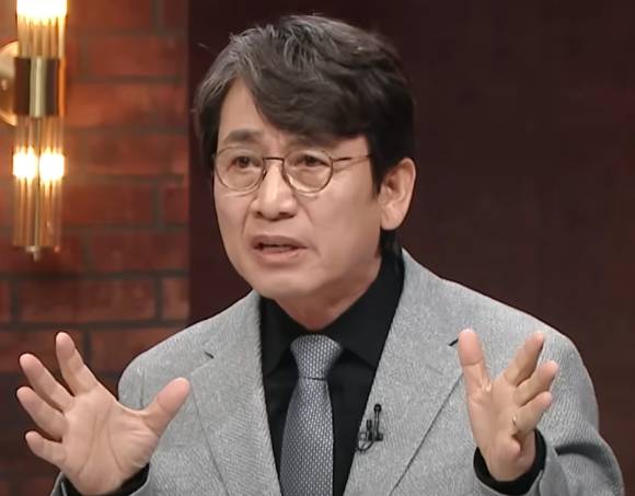 유시민 작가가 "윤석열 정부의 실패는 제도 때문이 아니"라고 선을 그으면서, "당사자들에게만 책임을 물어야 한다"고 주장했다. [사진=MBC '손석희의 질문들']