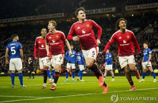 맨유 해리 매과이어(5번) 골 세리머니 모습. 사진[AP=연합뉴스]