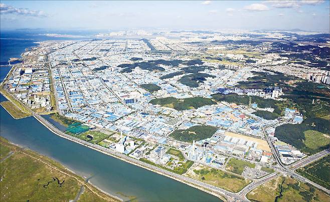 정부는 이른바 ‘국내 복귀 기업 지원 제도’를 2013년부터 도입했지만, 2024년 산업통상자원부가 국내 복귀 기업으로 선정한 곳은 20여곳에 그친다. 사진은 반월국가산업단지 전경. (매경DB)