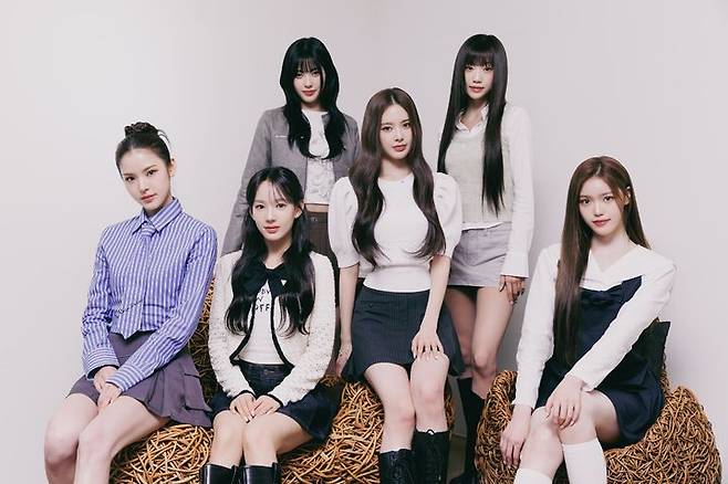 [서울=뉴시스] 이즈나. (사진 = 웨이크원 제공) 2025.03.31. photo@newsis.com *재판매 및 DB 금지