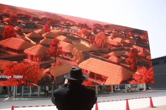 한국관 외벽에 설치된 미디어 파사드에 하회마을 등의 영상이 나오고 있다. 엑스포 기간 중에는 참가국이 돌아가며 각국의 전통과 문화를 집중적으로 보여 주는 ‘내셔널 데이’가 운영된다. 한국의 내셔널 데이는 다음달 13일이다. 연합뉴스