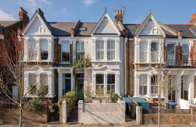 245만 파운드(약 46억 3000만 원)에 판매 중인 영국 런던의 한 주택. 온더마켓