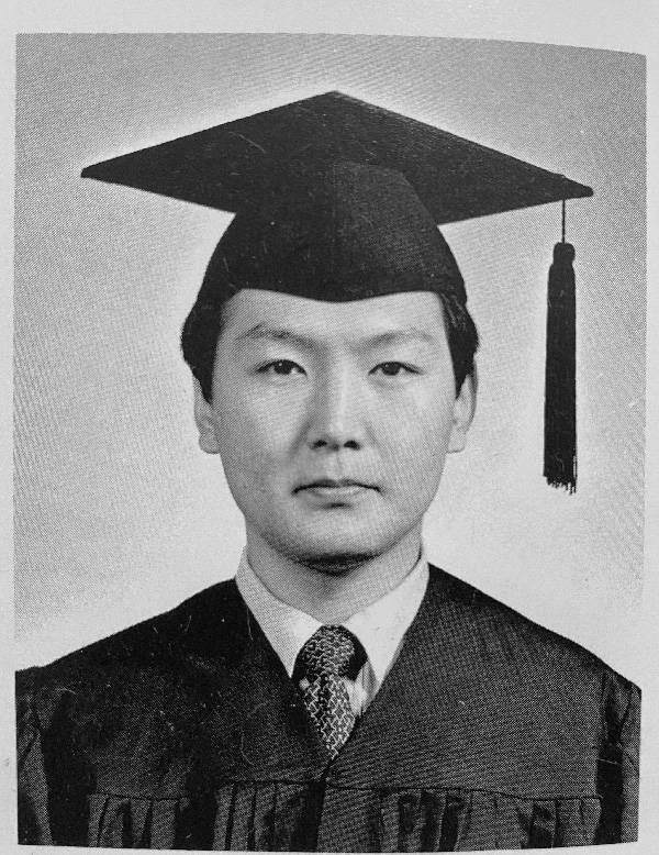 윤석열의 서울대 법대 졸업사진. ⓒ윤석열 캠프 제공