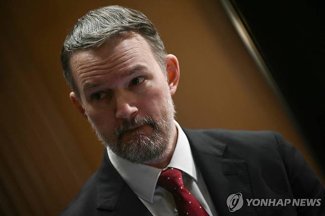 그리어 미국무역대표 (워싱턴 AFP=연합뉴스) 제이미슨 그리어 미국무역대표(USTR)가 8일(현지시간) 상원 재무위원회 청문회에서 발언하고 있다. 2025.4.8