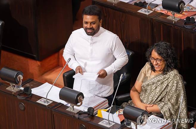 아누라 디사나야케 스리랑카 대통령(왼쪽) [EPA 연합뉴스 자료사진. 재판매 및 DB 금지]