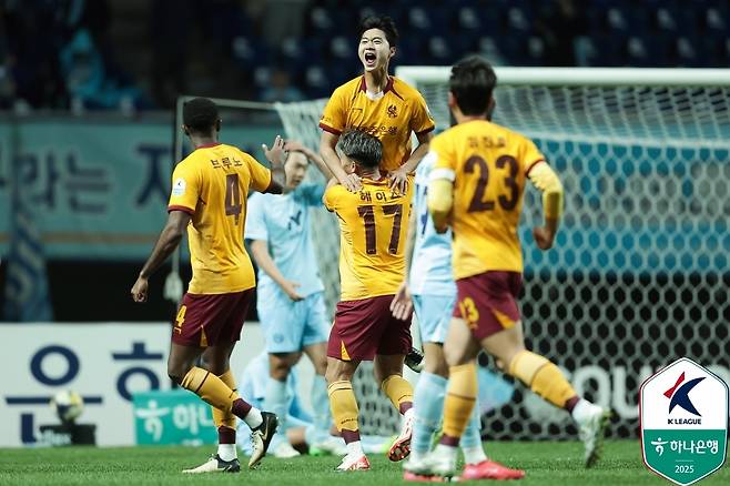 골세리머니를 펼치는 광주 강희성 [한국프로축구연맹 제공. 재판매 및 DB 금지]