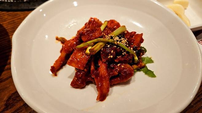 20250409_190114.jpg 회사 대표님이 사주신 한우 그리고 선물