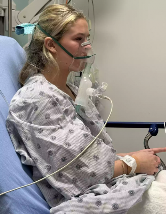 미국 뉴저지에 사는 17세 여고생 브리앤 캘런은 3년간 전자담배를 사용한 뒤 치명적 폐 질환 진단을 받았다.