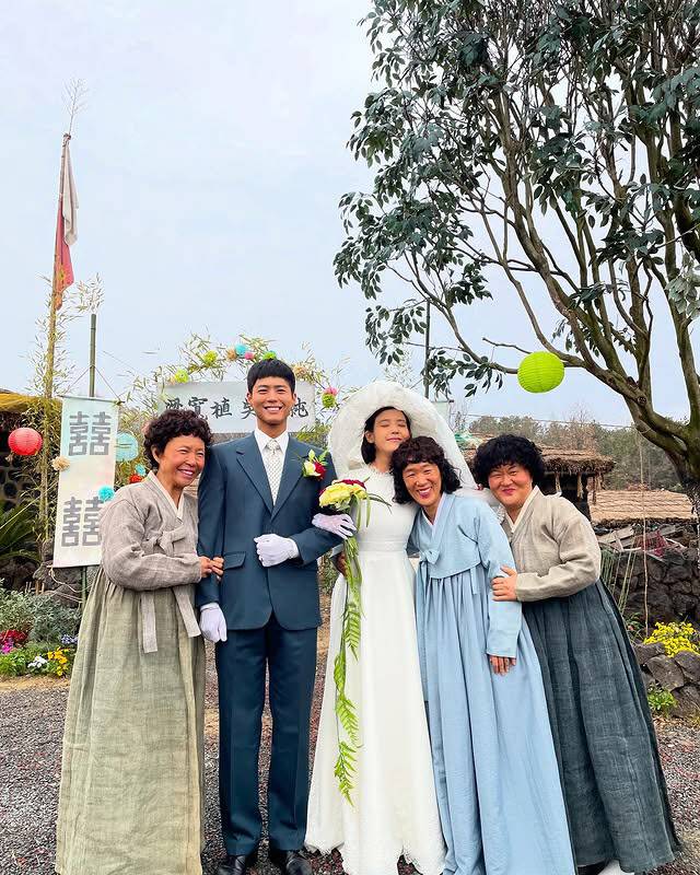 (사진=아이유 SNS)