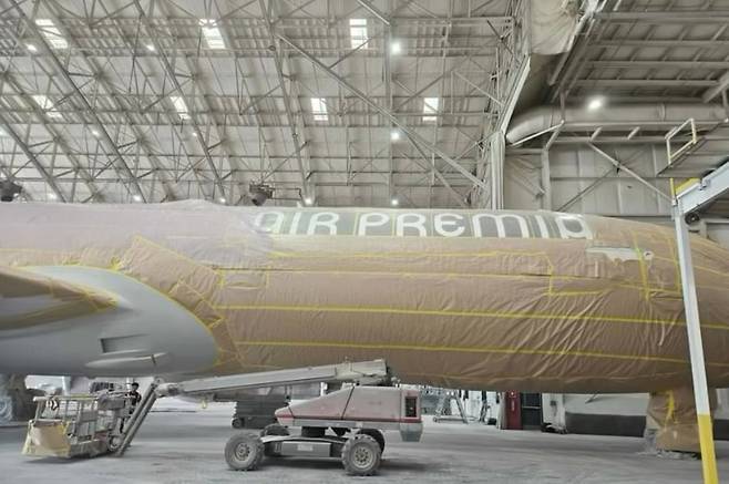 에어프레미아가 소셜미디어를 통해 공개한 6호기의 정비 중인 모습./에어프레미아 제공