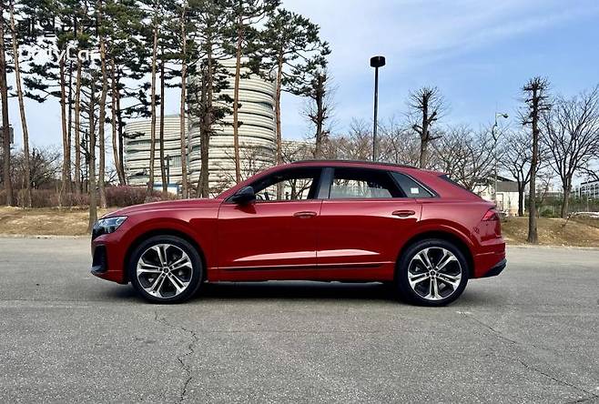 아우디 Q8 55 TFSI