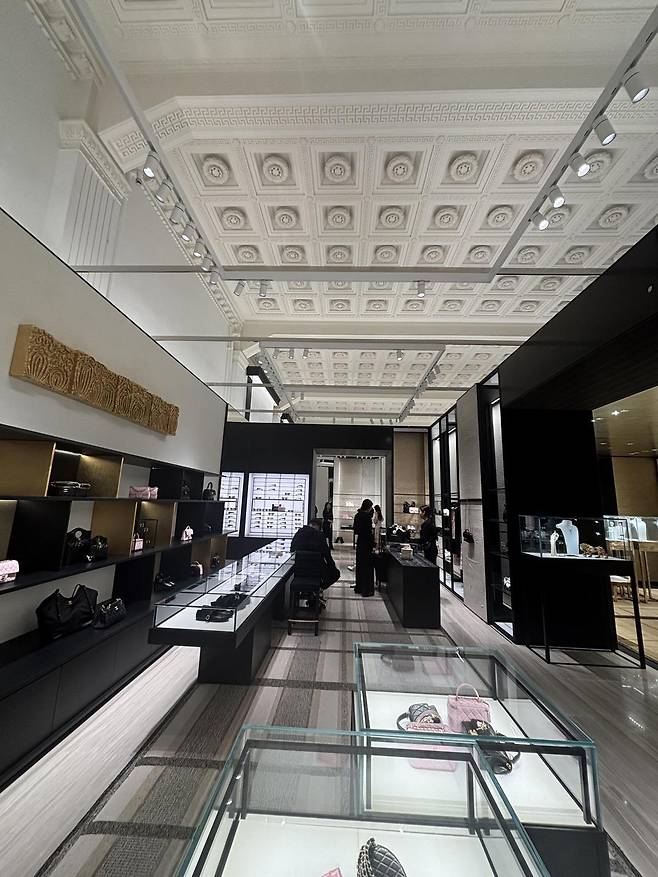 신세계 더 헤리티지 샤넬 매장. 황소영 기자 fangso@donga.com