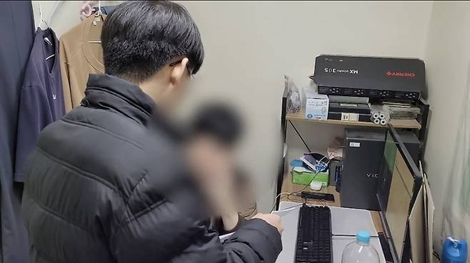검거된 딥페이크 텔레그램 대화방 운영자. [사진 = 경기북부경찰청 제공]