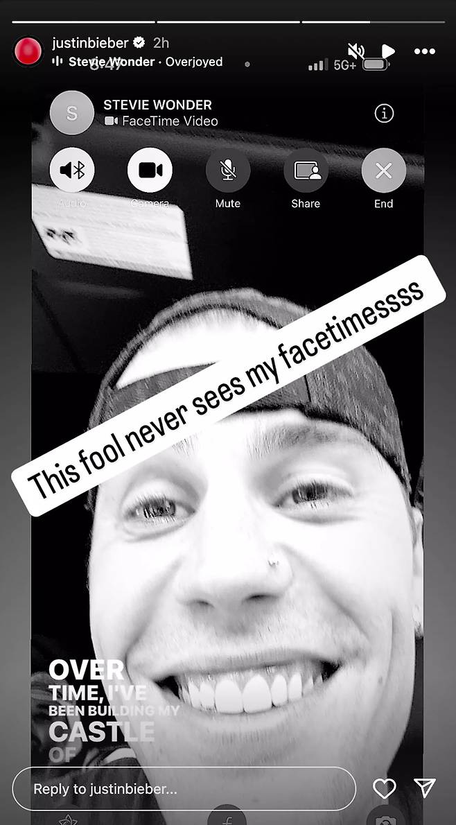 저스틴 비버가 스티비 원더를 조롱했다는 비판을 받았다. 사진| 저스틴 비버 SNS