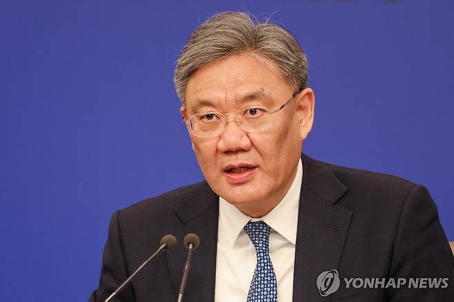 왕원타오 중국 상무부장 [EPA=연합뉴스 자료사진. 재판매 및 DB 금지]