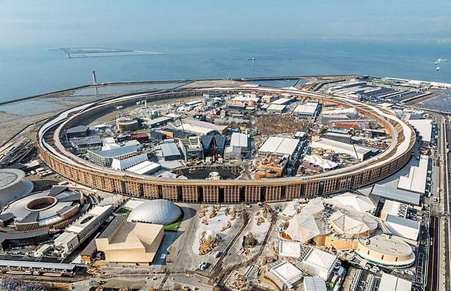 엑스포 열리는 그랜드 링 - 오사카 엑스포의 상징 건축물 ‘그랜드 링’. 세계 최대 목조 건축물로 기네스 인증을 받았다. /엑스포2025 홈페이지