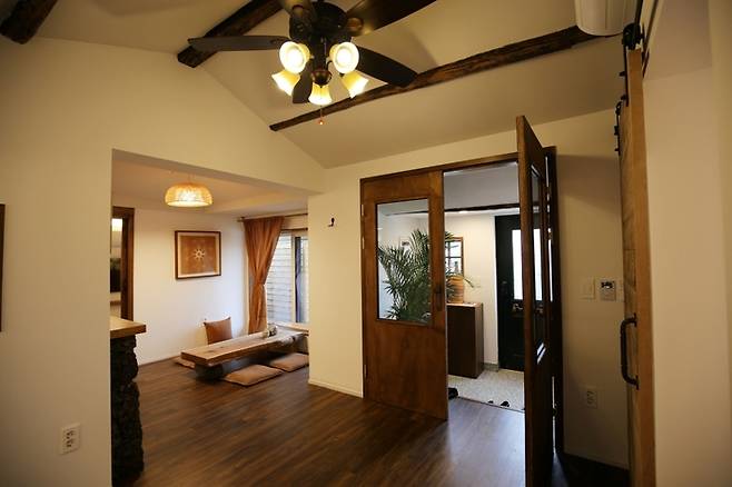 제지기오름과 정방폭포가 가까운 에어비앤비 / 사진=에어비앤비