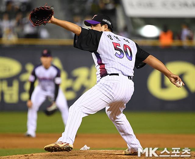 장현식은 11일 잠실 두산전에서 LG 이적 후 첫 세이브를 수확했다. 사진(잠실 서울)=천정환 기자