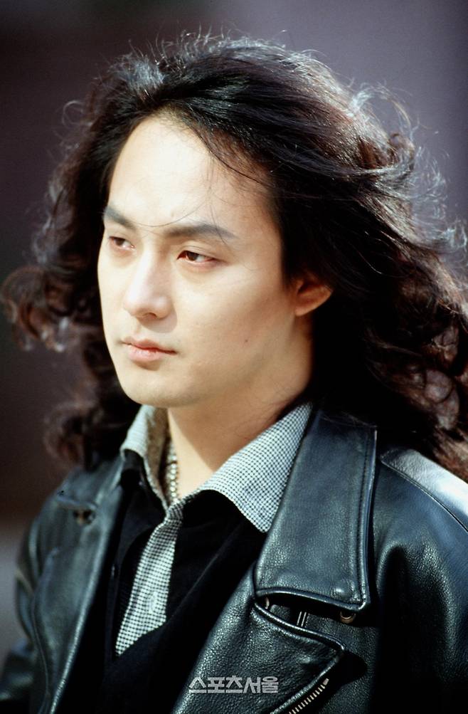 영화 바람부는 날이면 압구정동에 가야한다에 음악감독으로 참여한 고(故) 신해철. 사진 | 스포츠서울 DB