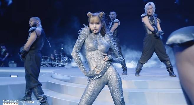 리사. 사진 | 코첼라 유튜브 영상 캡처