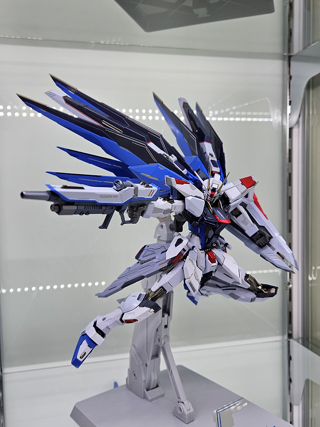 1.png 건담 장식장 보고가세요