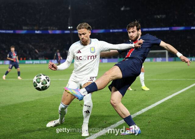 PSG와의 챔피언스 리그 경기에 출전한 매티 캐시./게티이미지코리아