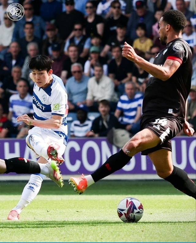 경기에 집중하는 양민혁(왼쪽). /사진=QPR SNS