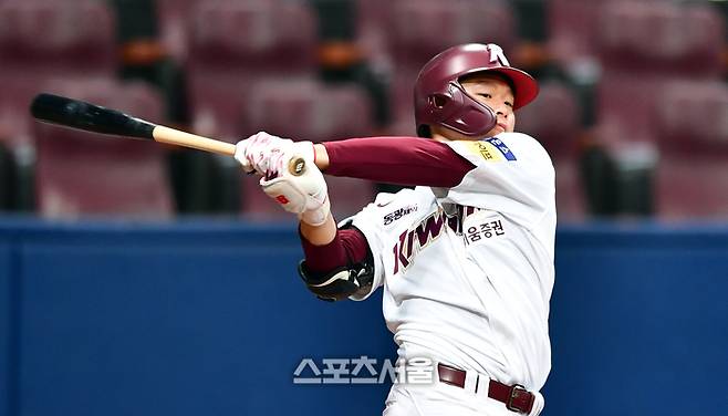 키움 박주홍이 23일 고척스카이돔에서 열린 2023 KBO리그 시범경기 삼성과 경기서 타석에 임하고 있다. 사진 | 스포츠서울 DB