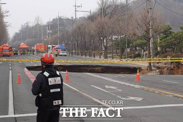 서울 강동구 땅꺼짐 사고 지역에 설치된 계측기가 4년 간 시행된 계측기 연구 조사에서 '불량' 판정을 받은 A사 제품인 것으로 확인됐다. /이새롬 기자