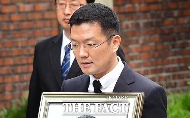 앞서 윤관 대표는 <더팩트> 취재진에게 "저희는 그런(주식 부정 거래) 적이 없다"고 밝혔다. /더팩트 DB