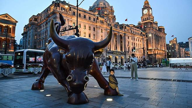 미국과의 무역 전쟁이 격화하는 상황에서 일부 중국 소비자들은 도움이 될 수 있다면 국산품을 구매하겠다고 말한다