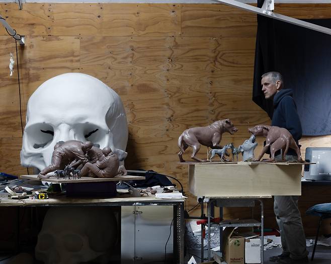 론 뮤익 작가 사진. photo © Gautier Deblonde 고티에 드볼롱드 /국립현대미술관