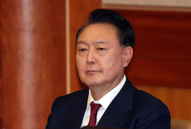 윤석열 대통령이 지난 1월 오후 서울 종로구 헌법재판소 대심판정에서 열린 탄핵심판 4차 변론기일에 출석한 모습. 사진공동취재단