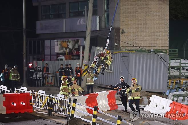 광명 신안산선 공사장 붕괴로 고립된 근로자 1명 구조 [광명시 제공. 재판매 및 DB금지] xanadu@yna.co.kr