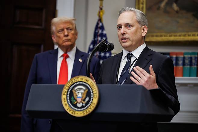 지난 3월 3일(현지시각) 데이비드 삭스가 도널드 트럼프 대통령 앞에서 연설하고 있다. /UPI연합뉴스