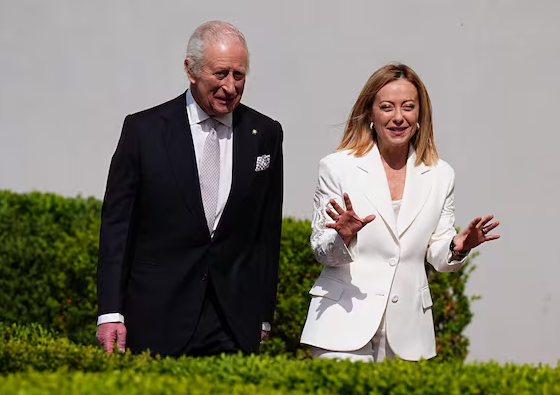 지난 9일 이탈리아를 방문한 찰스 3세 영국 국왕이 조르자 멜로니 이탈리아 총리와 대화를 나누고 있다. 사진=로이터 연합뉴스