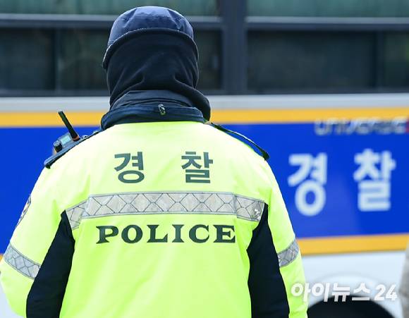 경기 용인시 수지구에서 일가족 5명이 숨진 채 발견된 가운데, 범인은 50대 가장인 것으로 확인됐다. 사진은 경찰 이미지. [사진=정소희 기자]