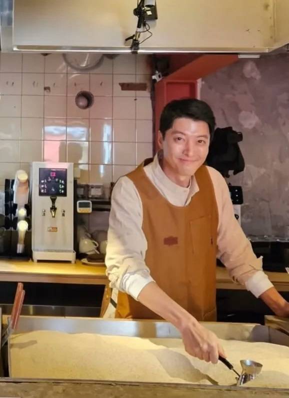 이동건 카페 소셜미디어