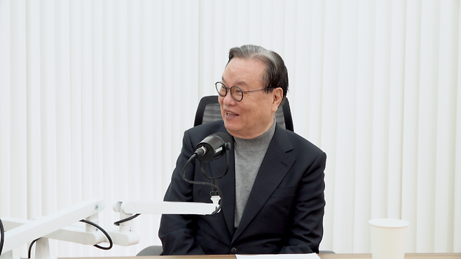 인명진 전 자유한국당 비대위원장이 아시아경제 유튜브 채널 'AK라디오'와 인터뷰 하고 있다.