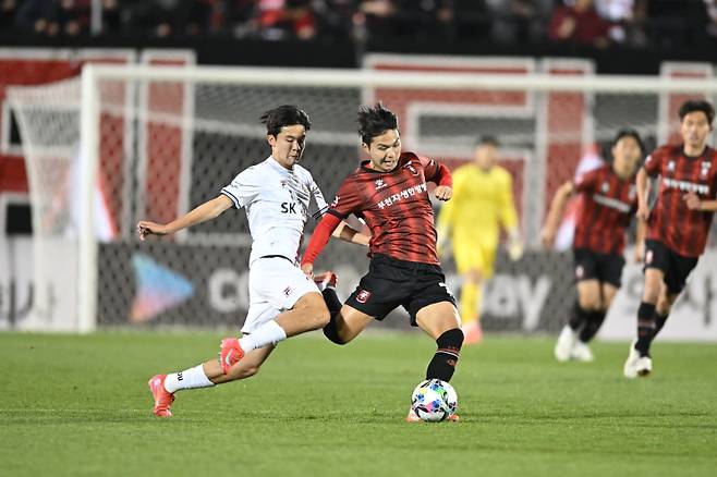 부천(빨간 상의)과 제주의 코리아컵 3라운드 경기 장면. 사진=부천FC