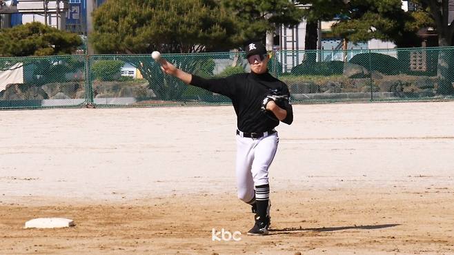 ▲수비 훈련 하는 김성준