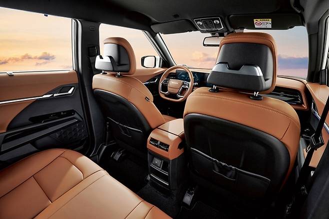 토레스 하이브리드 실내 [사진출처=KGM]