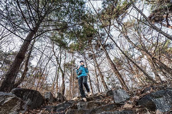 천안 용곡공원에서 만난 박송이씨. 조용한 성격을 닮아 발걸음도 가볍고 차분했다.